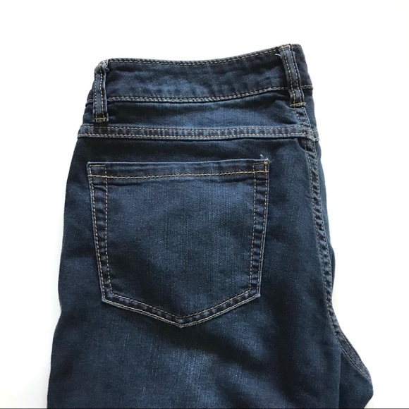 🎃 CAbi | Dark Wash Wide Leg Stretch Jeans Size 6 - Picture 3 of 6